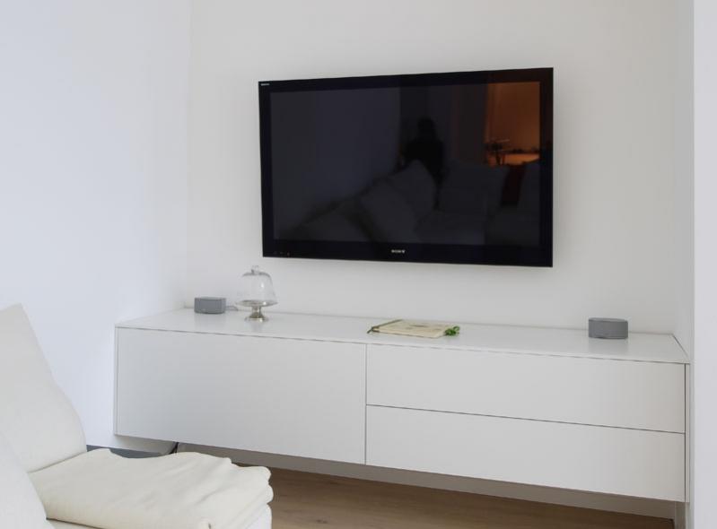 TV Lowboard in weiß